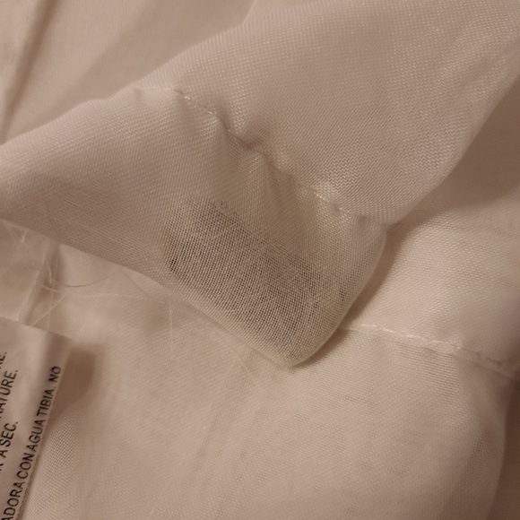 2 panels of sheer curtains - Picture 3 of 5